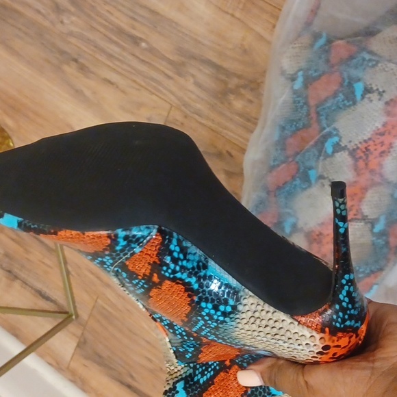 Reptile print thigh high boots - Picture 3 of 5